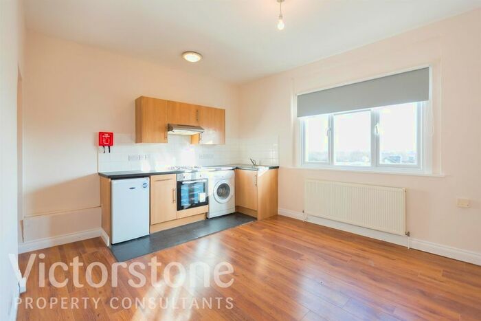 Studio To Rent In Mount View Road, Finsbury, London, N4