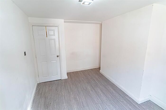 2 Bedroom Flat To Rent In Albert Road, Bournemouth, BH1
