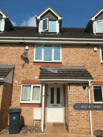 3 Bedroom Terraced House To Rent In Tyndale Mews, Slough, SL1