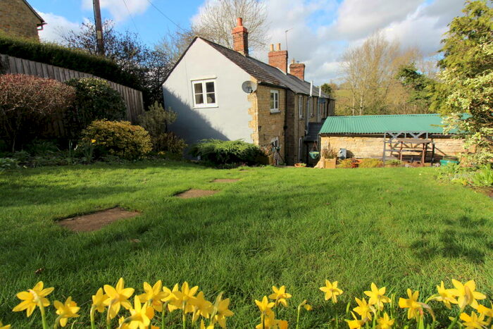 2 Bedroom Character Property For Sale In Cleveley, Cleveley, OX7