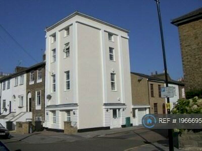 3 Bedroom Maisonette To Rent In Wandle Road, Croydon, CR0
