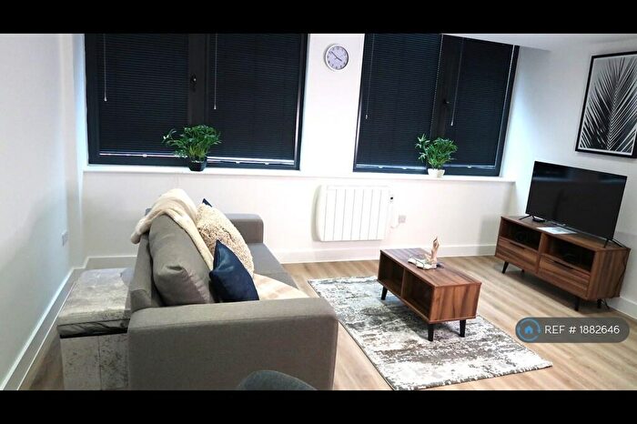 1 Bedroom Flat To Rent In Alexander House, Stretford, Manchester, M16