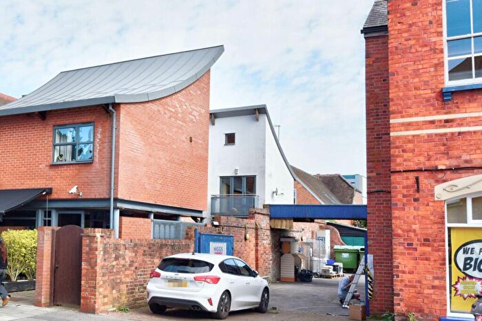 1 Bedroom Apartment To Rent In Reading Road, Henley On Thames, RG9