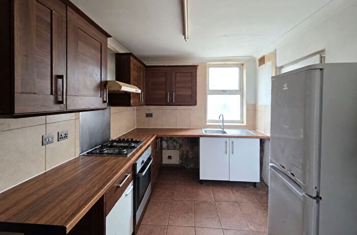 3 Bedroom Terraced House To Rent In Calverton Road, London, E6