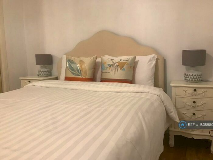 2 Bedroom Flat To Rent In Duff Road, Edinburgh, EH11