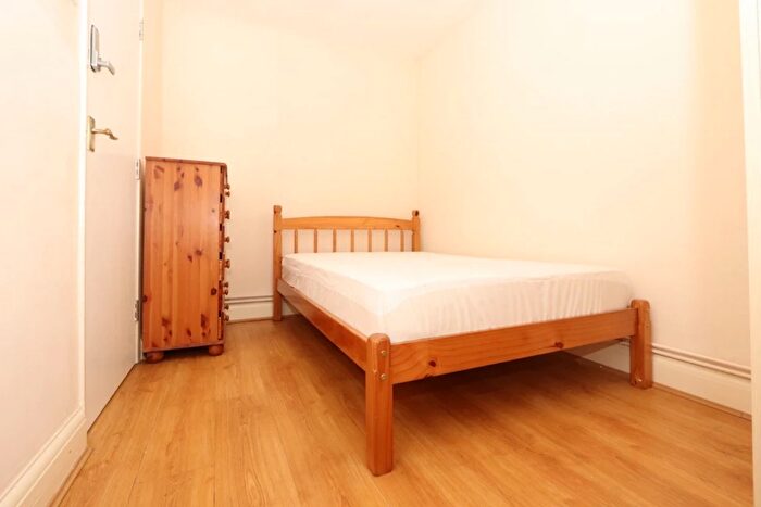 1 Bedroom House To Rent In Hind Grove, London, E14
