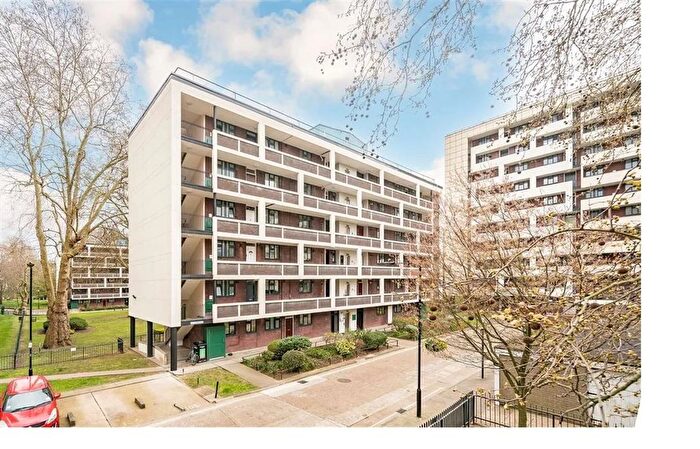2 Bedroom Flat To Rent In Hallfield Estate, Bayswater, W2