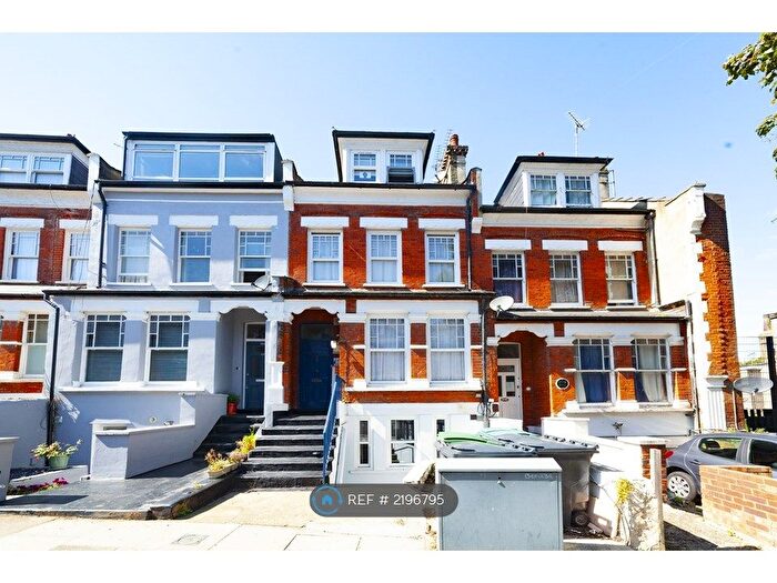 Studio To Rent In Hillfield Avenue, London, N8