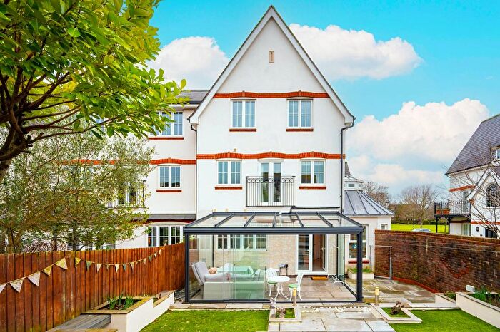 5 Bedroom Semi-detached House For Sale In Railton Road, Queen Elizabeth Park, Guildford, GU2