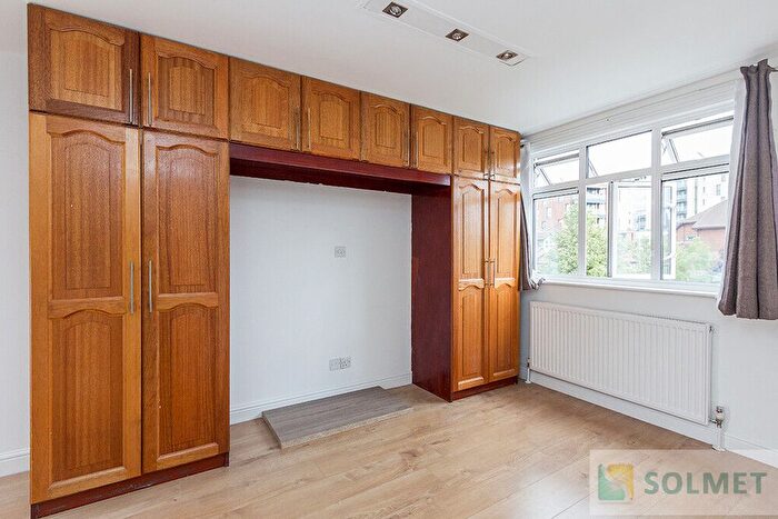 Studio To Rent In Braemar Avenue, Neasden, NW10