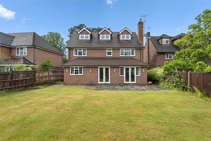 6 Bedroom Detached House To Rent In Midway, Walton-on-Thames, Surrey, KT12