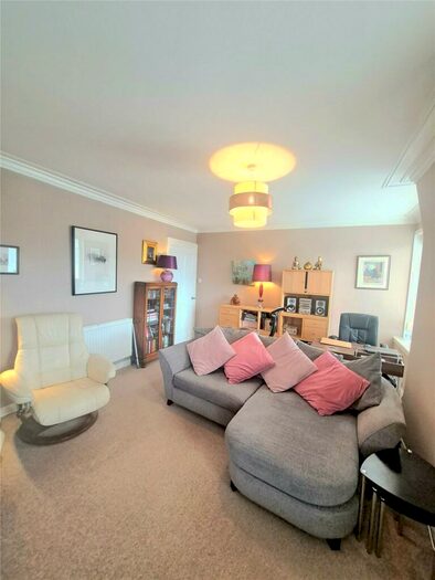 1 Bedroom Flat To Rent In Great Western Road, West End, Aberdeen, AB10