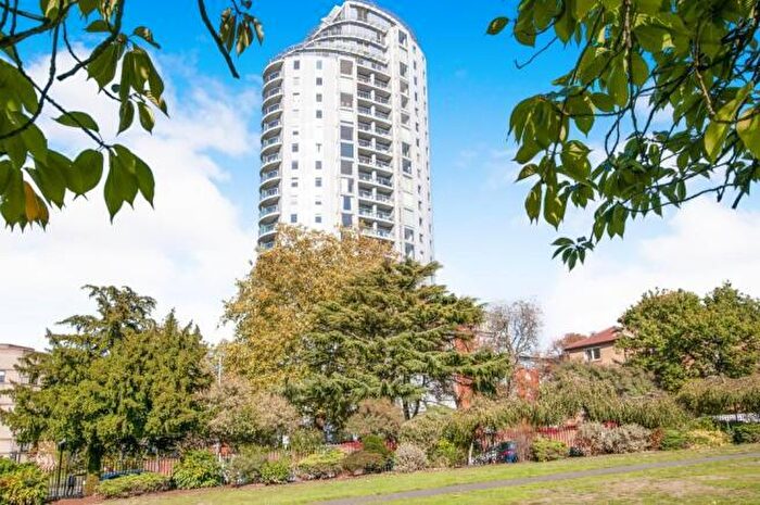 2 Bedroom Apartment To Rent In Altitude Apartments, Croydon, CR0