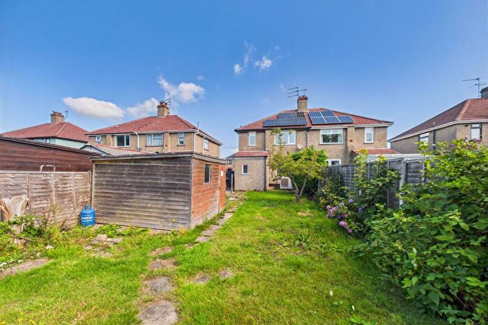 3 Bedroom Semi-Detached House For Sale In Monckton Ave, NR32