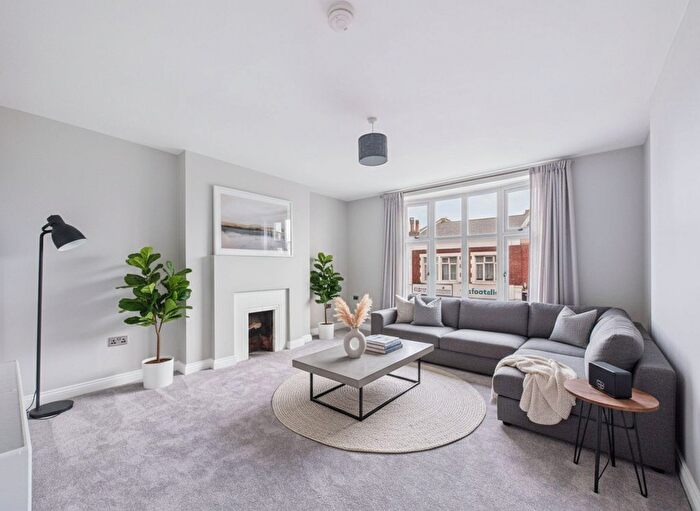 2 Bedroom Flat For Sale In Torquay Road, Preston, Paignton, TQ3