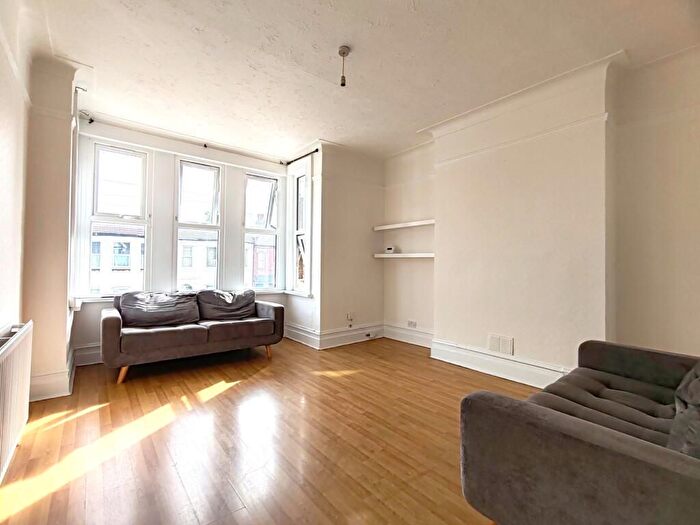 2 Bedroom Flat To Rent In Balfour Road, Ilford, IG1