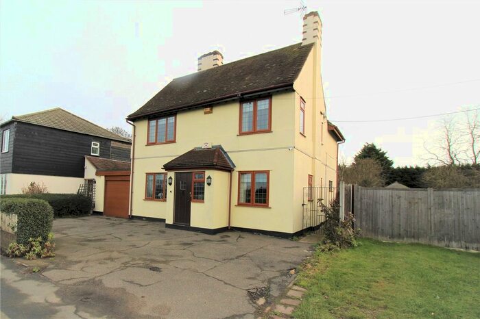 4 Bedroom Detached House For Sale In Sutton Road, Rochford, SS4