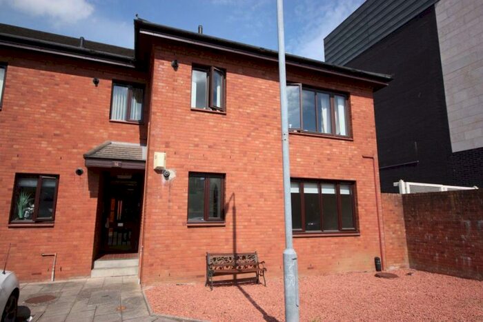 2 Bedroom Flat To Rent In Flat /, Walker Street, G11