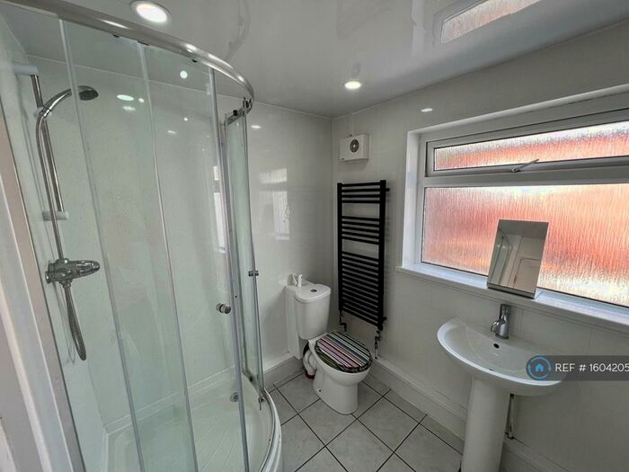 4 Bedroom End Of Terrace House To Rent In Florentia Street, Cardiff, CF24