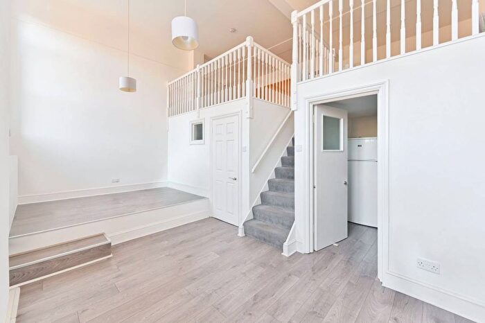 1 Bedroom Flat To Rent In Este Road, Clapham Junction, London, SW11