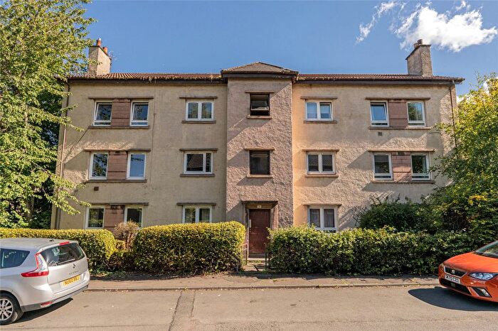 3 Bedroom Flat For Sale In West Pilton Gardens, Edinburgh, EH4