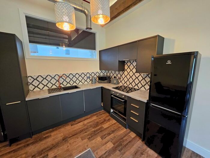 2 Bedroom Flat To Rent In Britannia Road, Huddersfield, HD3