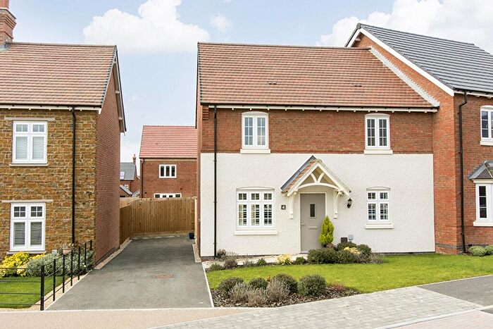 2 Bedroom Semi-Detached House For Sale In Monarch Close, Market Harborough, LE16