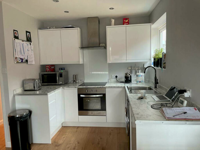 1 Bedroom Apartment To Rent In Stanstead Drive, Hoddesdon, Hertfordshire, EN11