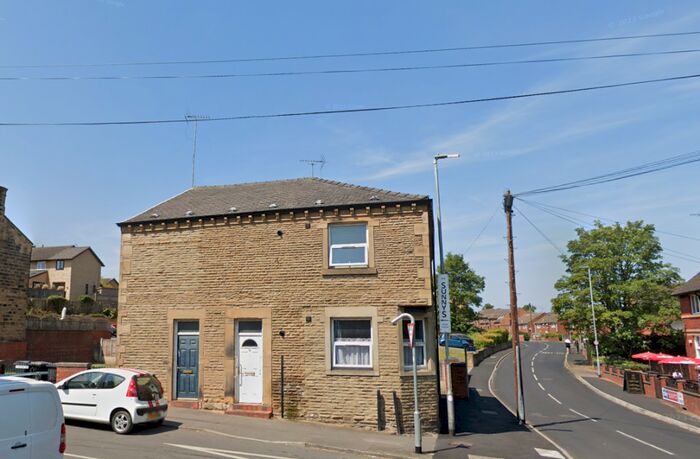 2 Bedroom Flat To Rent In Ackroyd Street, Leeds, West Yorkshire, LS27