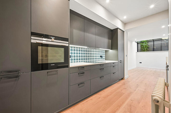 2 Bedroom Apartment To Rent In Ramsden Road, SW12