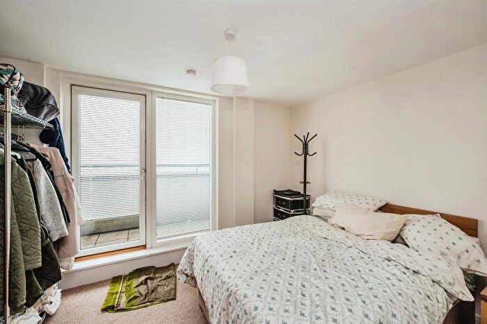 3 Bedroom Flat For Sale In Trawler Road, Maritime Quarter, Swansea, SA1