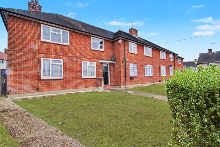 1 Bedroom Flat For Sale In Gooshays Gardens, Romford, RM3