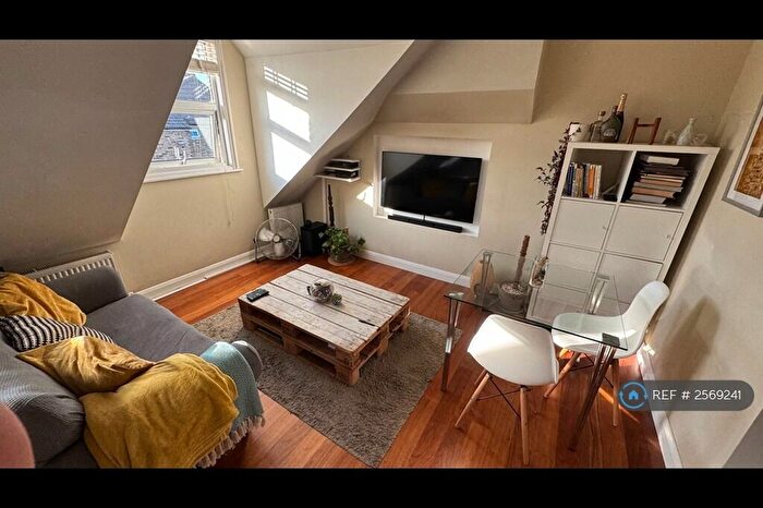 2 Bedroom Flat To Rent In Weston Park, London, N8