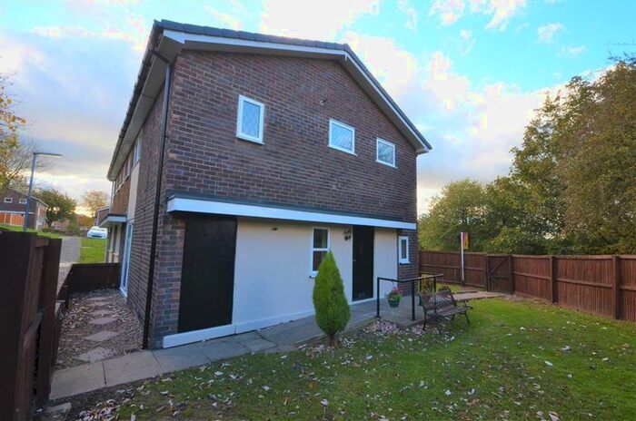 3 Bedroom Semi-Detached House To Rent In Pine Close, Castleford, WF10
