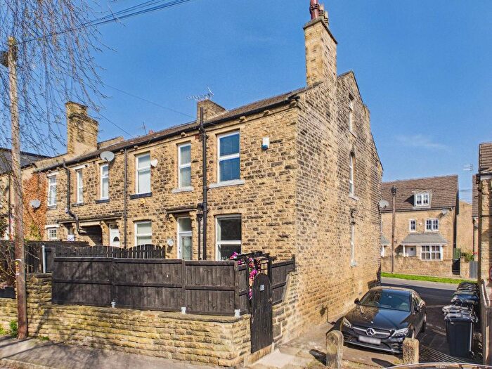 3 Bedroom End Terrace House For Sale In New Street, Idle, Bradford, BD10