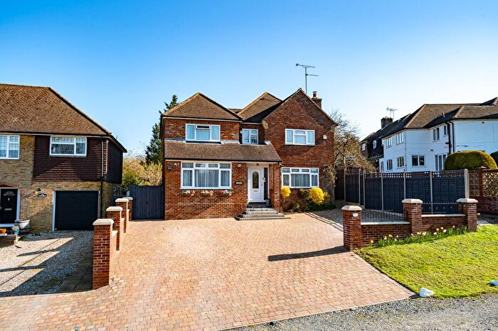 4 Bedroom Detached House For Sale In Hawthorn Way, Chesham, HP5