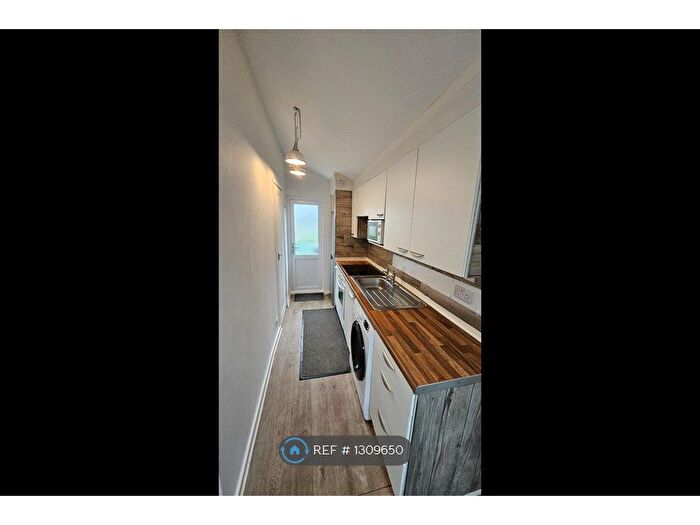 1 Bedroom Flat To Rent In Hamilton Avenue, Exeter, EX2