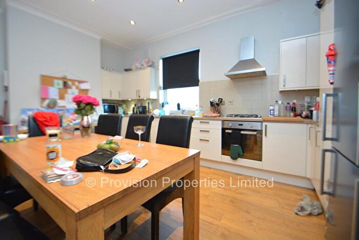 6 Bedroom Terraced House To Rent In Carberry Road, Hyde Park, Leeds, LS6