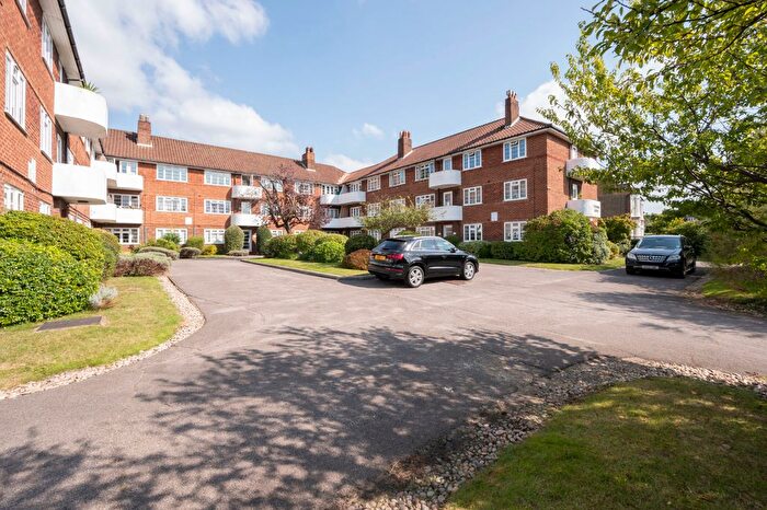 1 Bedroom Flat To Rent In Richmond Road, London, SW20