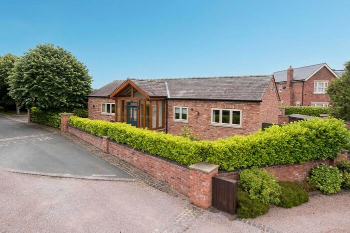 2 Bedroom Detached Bungalow To Rent In Northwich Road, Lower Whitley, Warrington, WA4