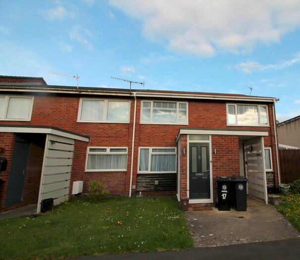 2 Bedroom Property To Rent In Brookdale Road, Headley Park, Bristol, BS13