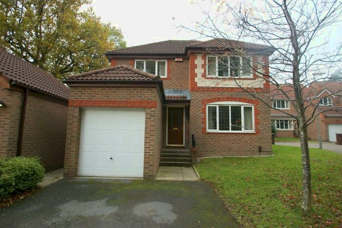 4 Bedroom Detached House To Rent In Woodlea Chase, Meanwood, Leeds, LS6