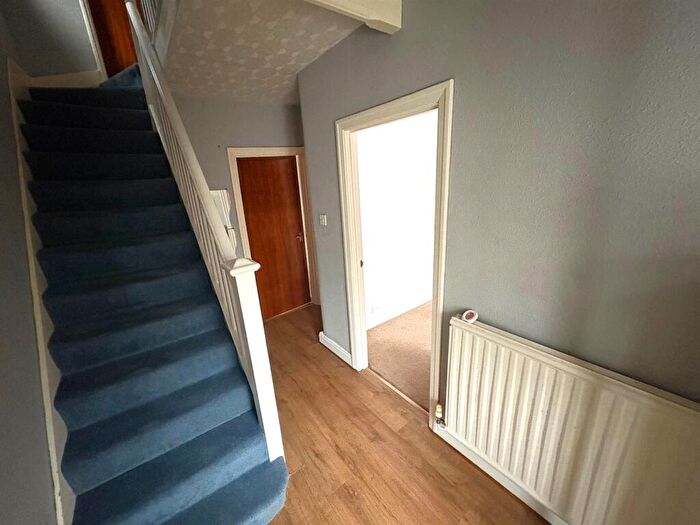 3 Bedroom Semi Detached House For Sale In Walcot Road, Swindon, SN3