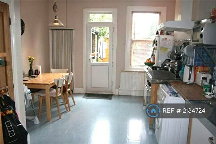 2 Bedroom Semi-Detached House To Rent In Vicarage Road, Sutton, SM1