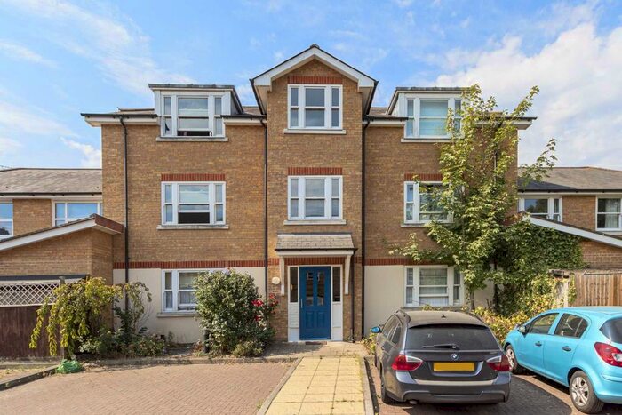 1 Bedroom Flat To Rent In Rowntree Road, Twickenham, TW2