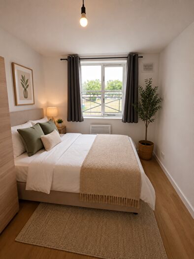 2 Bedroom Flat To Rent In Forsythia Close, Ilford, IG1