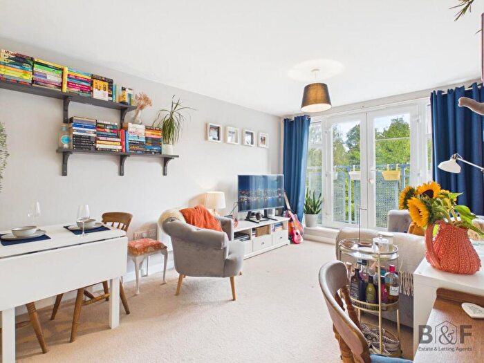 1 Bedroom Flat For Sale In Whistle Road, Mangotsfield, BS16