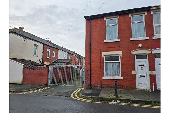 3 Bedroom Semi-Detached House To Rent In Rossall Road, Blackpool, FY3