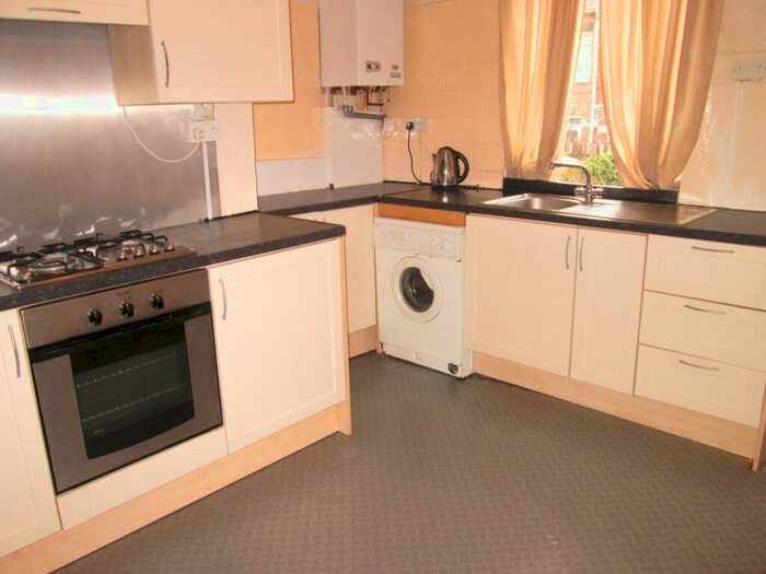 2 Bedroom House To Rent In St Johns Road, Barnsley, S70