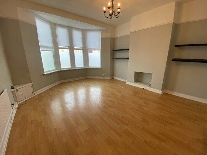 2 Bedroom Flat To Rent In Newport Road, Cardiff, CF24